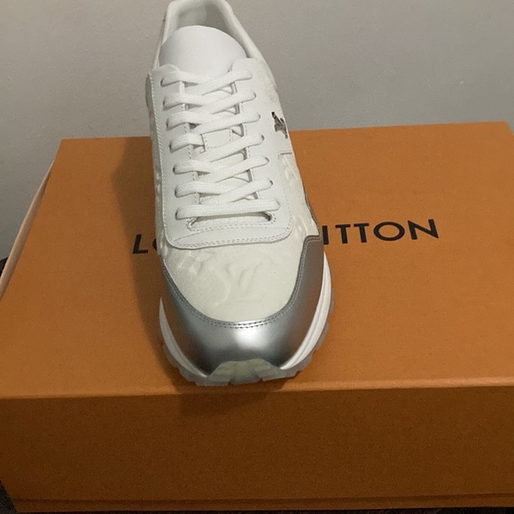 Louis Vuitton sneakers - Picture 2 of 4